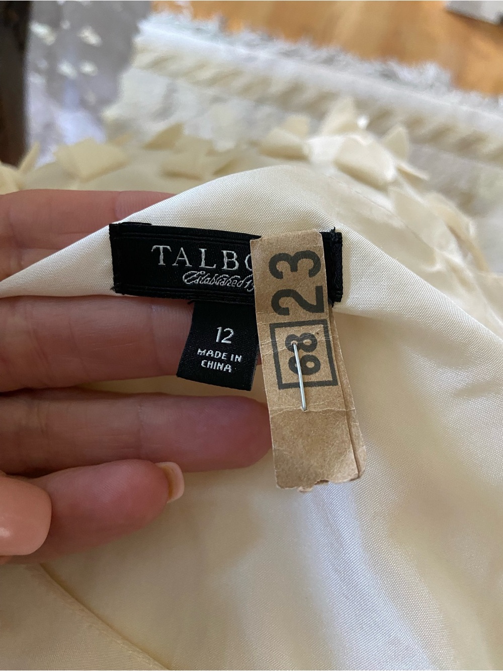 Talbots 100% Silk 3D Textured Floral Applique Blouse Top Cream Ivory Size 12 - Picture 7 of 9